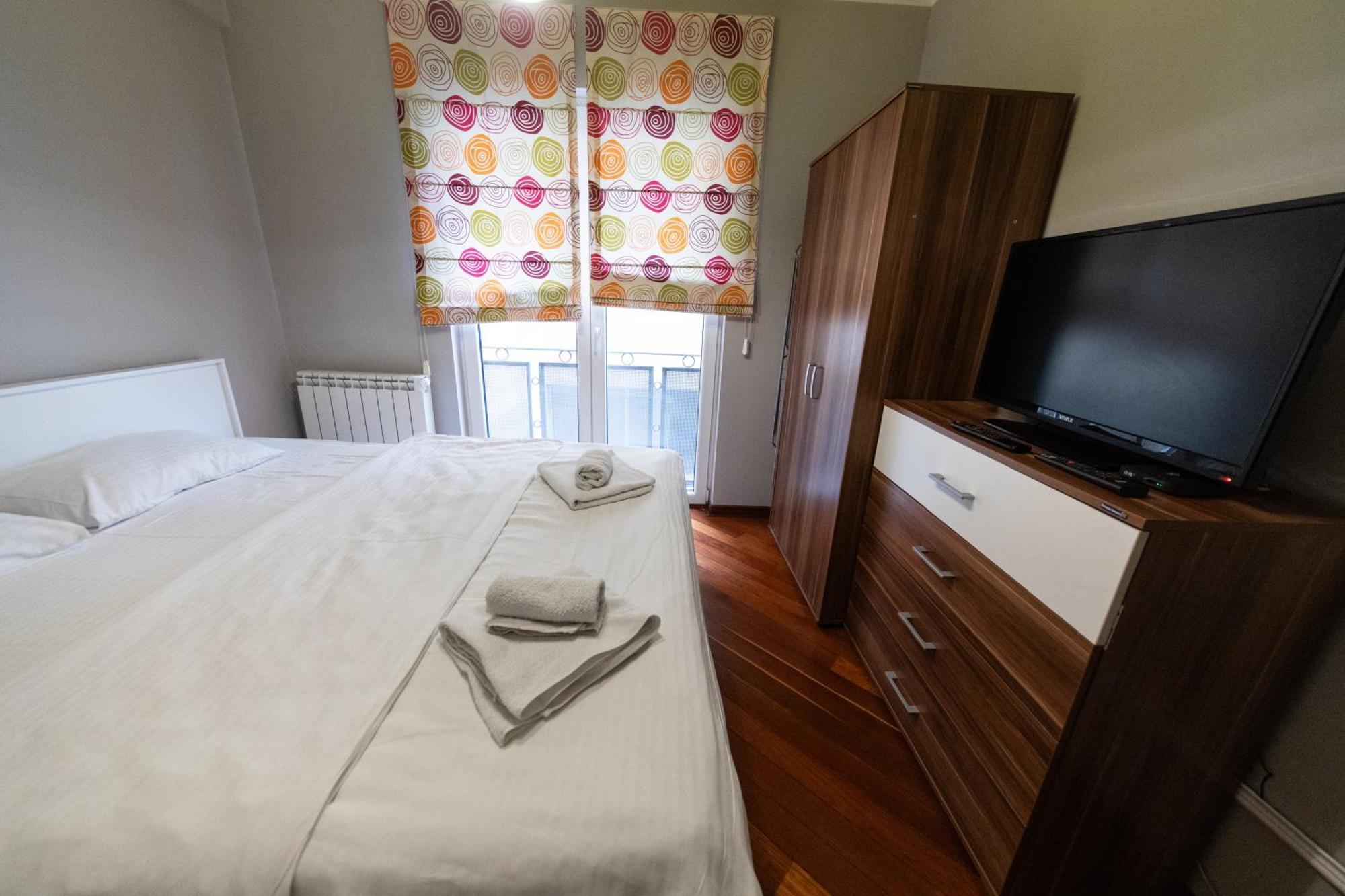 Lux Place Apartments Downtown クラグイェヴァツ エクステリア 写真