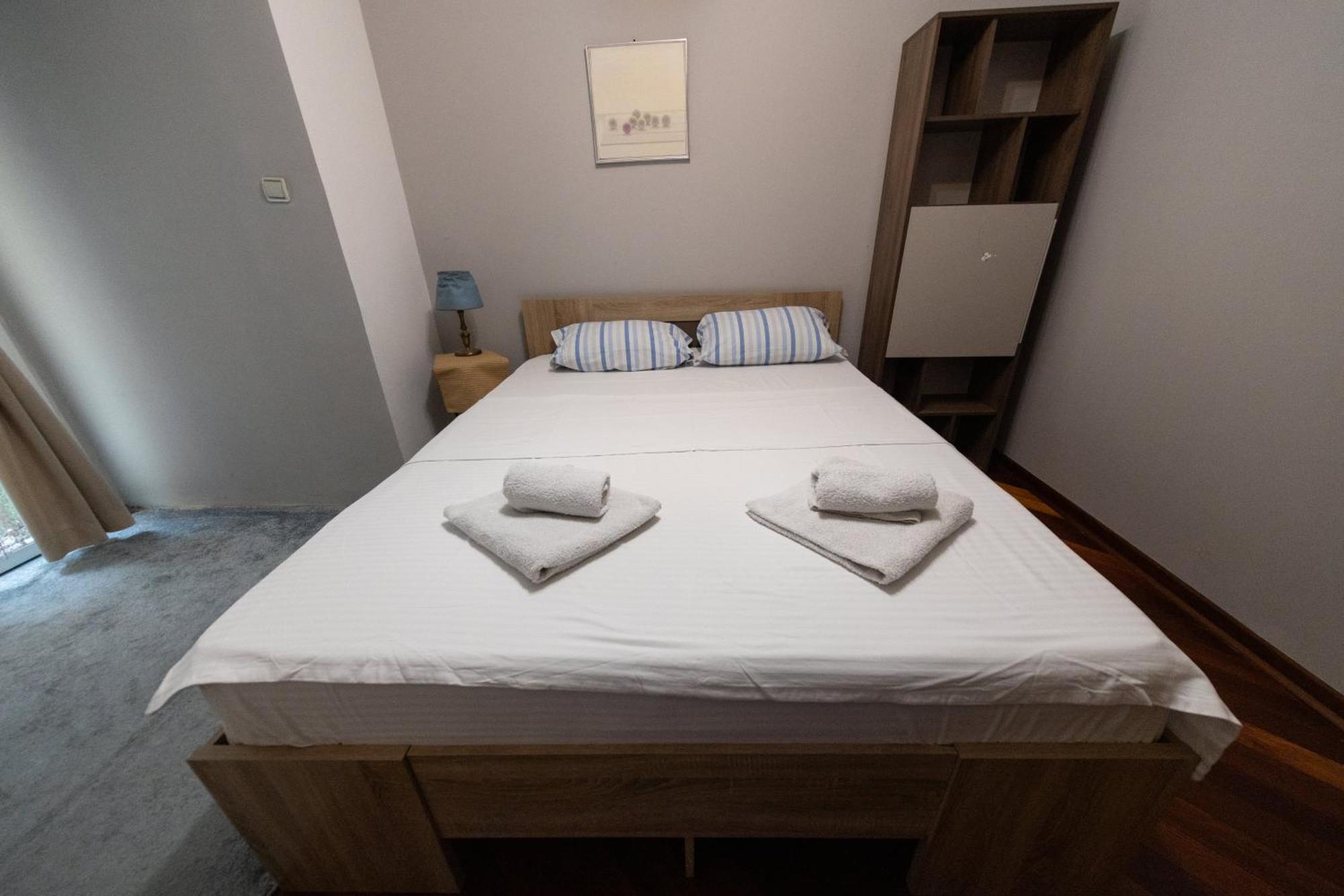 Lux Place Apartments Downtown クラグイェヴァツ エクステリア 写真