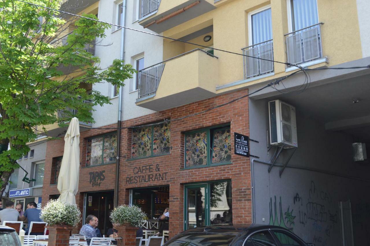 Lux Place Apartments Downtown クラグイェヴァツ エクステリア 写真